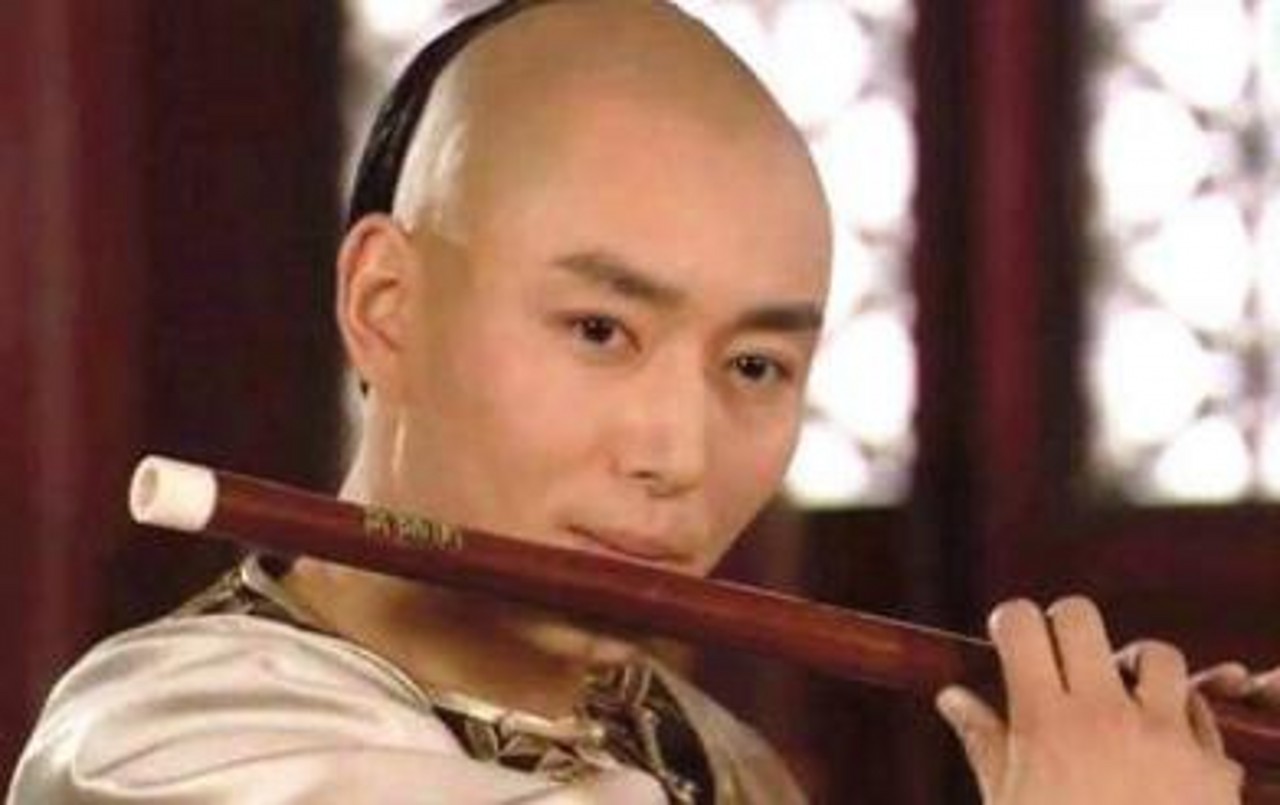 为何说允礼颇有心机?只因他在甄嬛还爱皇上时他做的这件事!