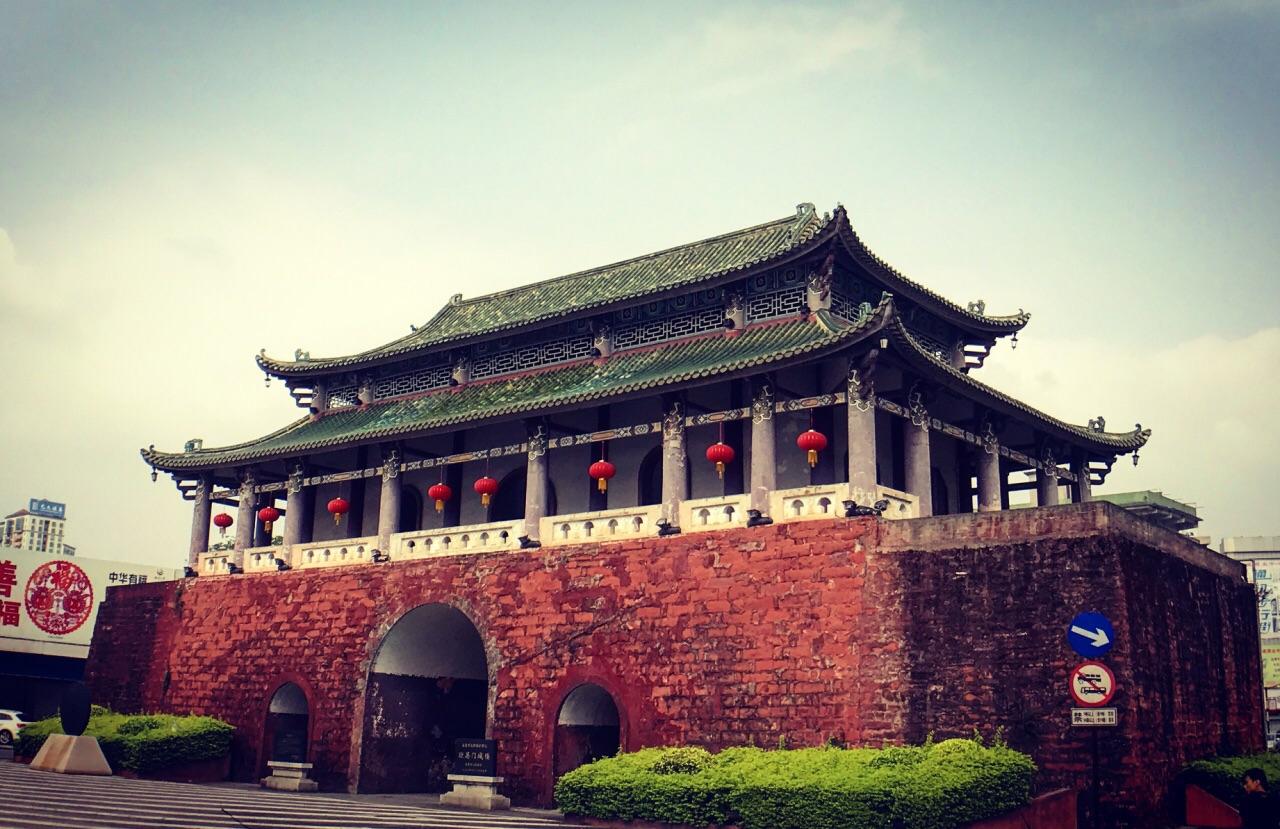 东莞仅存的古城楼, 历经几百年屹立不倒, 是东莞的标志性建筑!