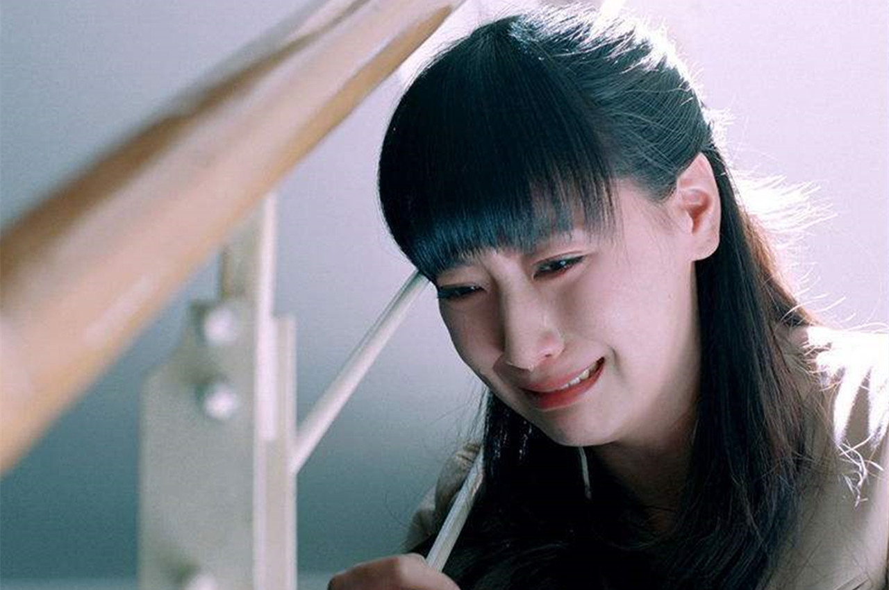 从不说话的老婆结婚当晚开口痛哭,第二天岳父被我送进监狱!