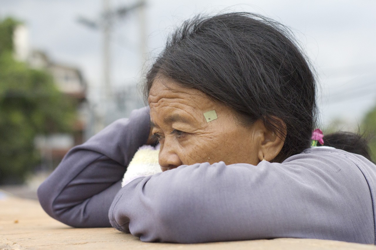 坐完月子,不让婆婆带孩子,老公就给我脸色看,我那样做过分吗?