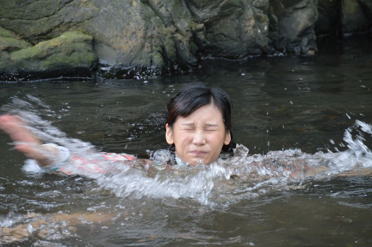 tvb女艺人大冬天拍落水戏全身湿透,还被要求不好打底!