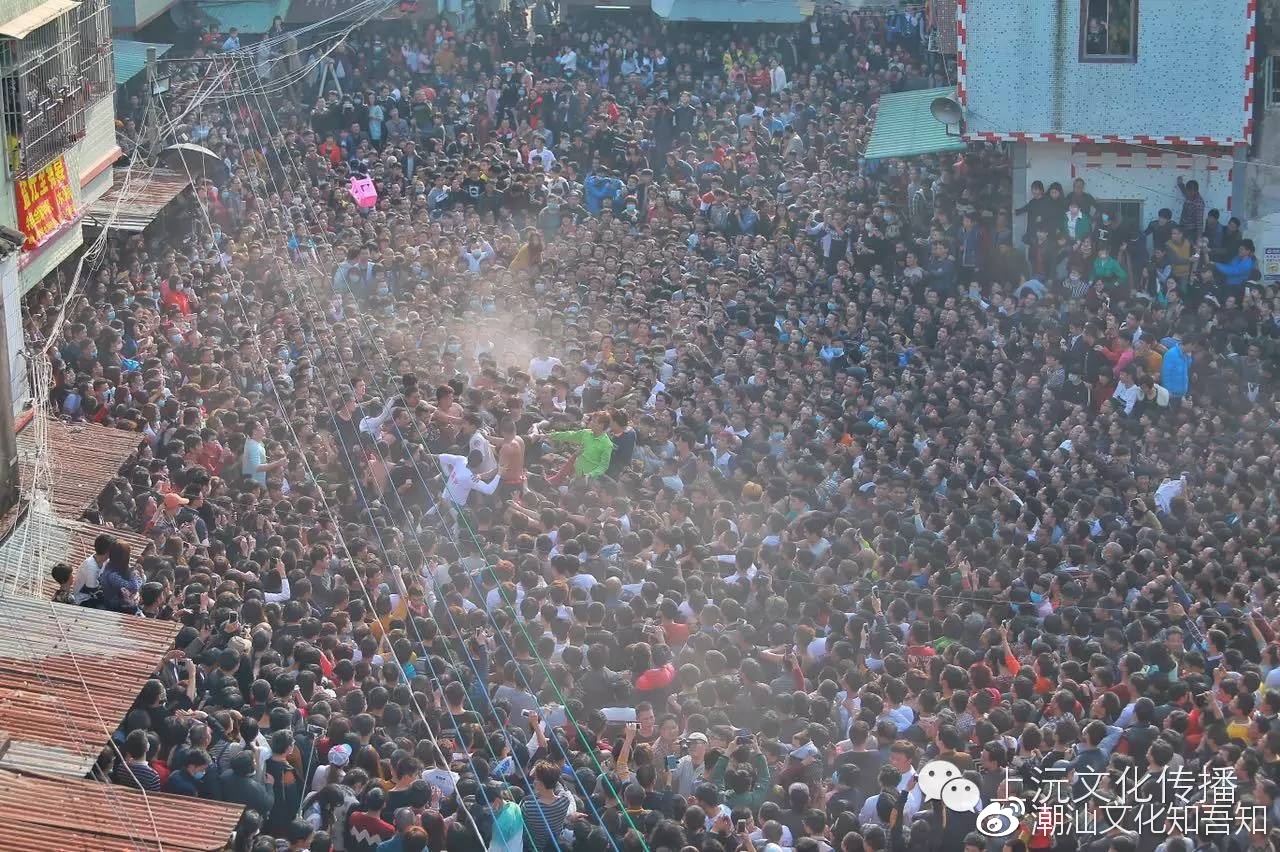 每年农历正月21, 22日,汕头市澄海区盐鸿镇盐灶村上社乡都会上演一场