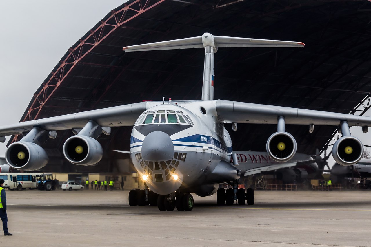 俄新组建一支运输机团 伊尔-76md玩起了大象漫步