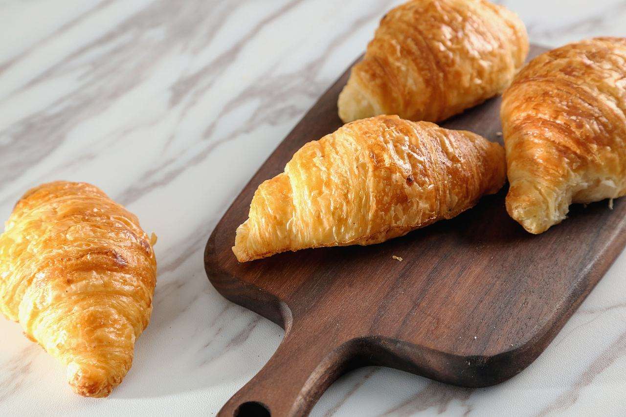 牛角面包其实并不是"牛角"形状,而是一面军旗!