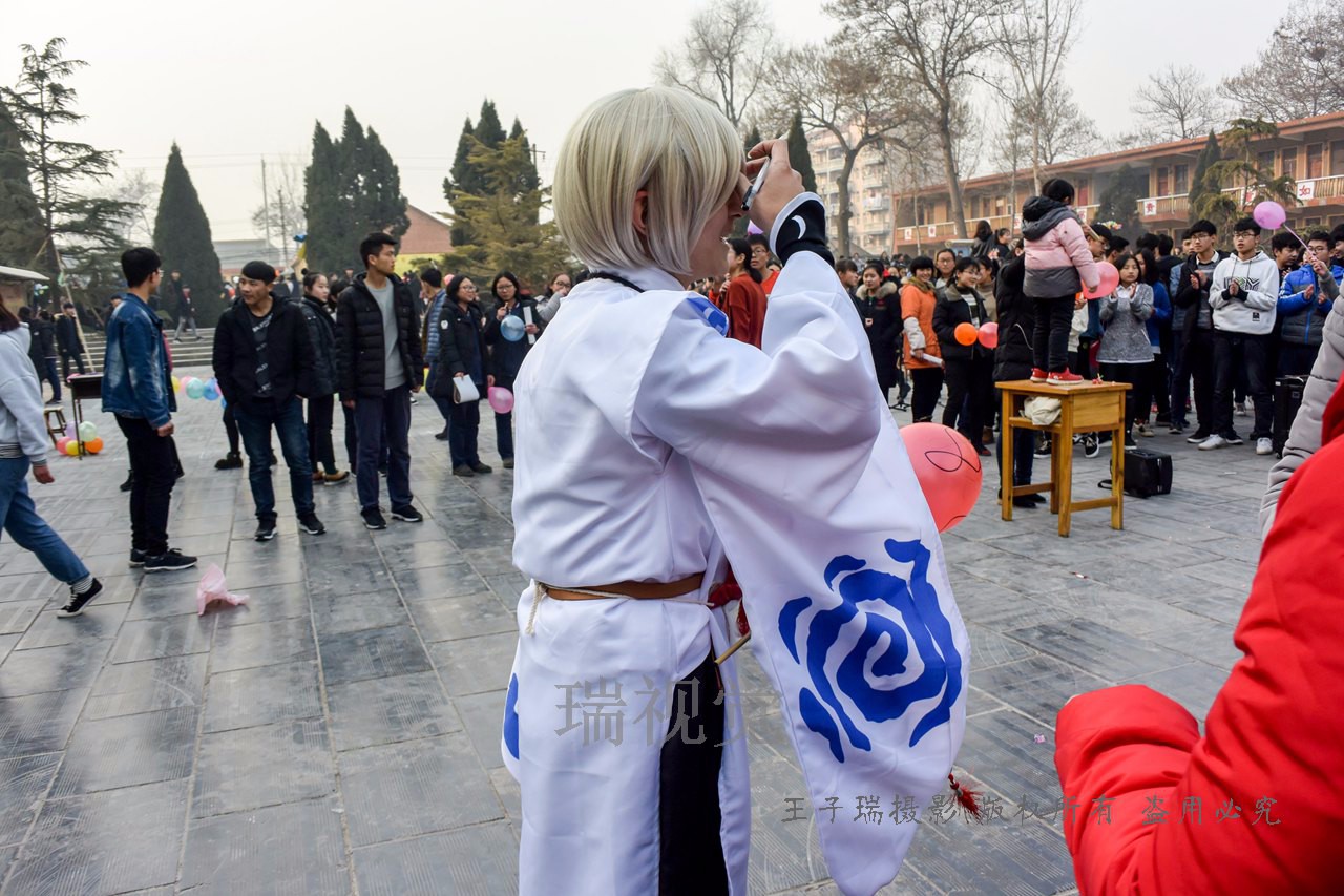 高中生cosplay，惊艳了校园，喜迎新年！