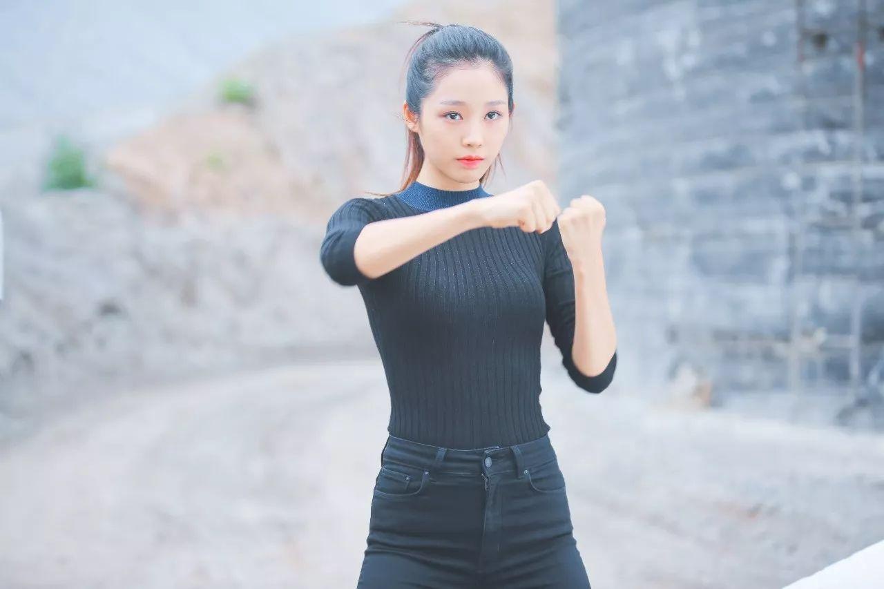 撩妹技能开挂,柔情与"冷硬"兼备,软萌少女李思函进阶超能酷girl