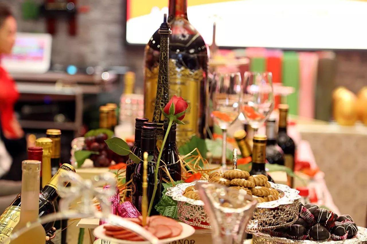 飘洋过海相约西安沃顿红酒曲江店迎新年品酒会