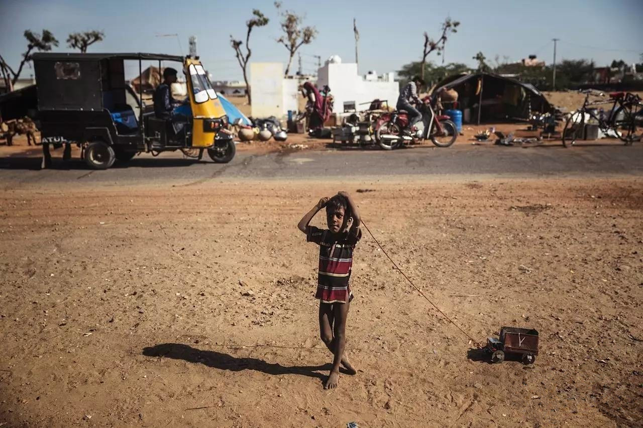 虽然过去几年印度经济确实进步显著,但是挨饿的孩子仍是很多很多.