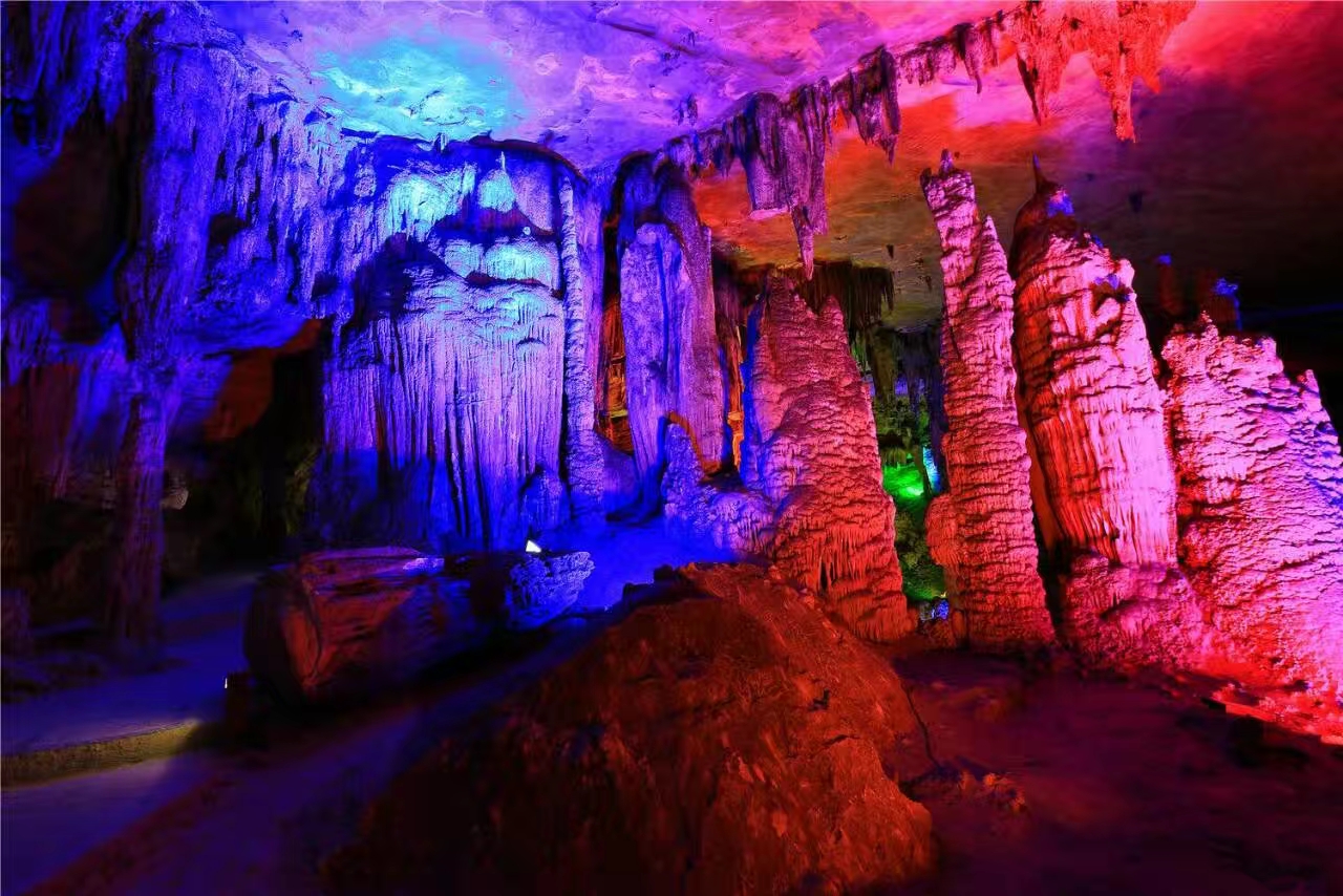 贵州铜仁九龙洞风光