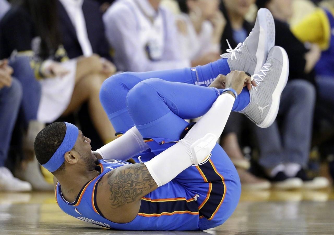 威少杜兰特合体的比赛抡肘摔倒血洒现场