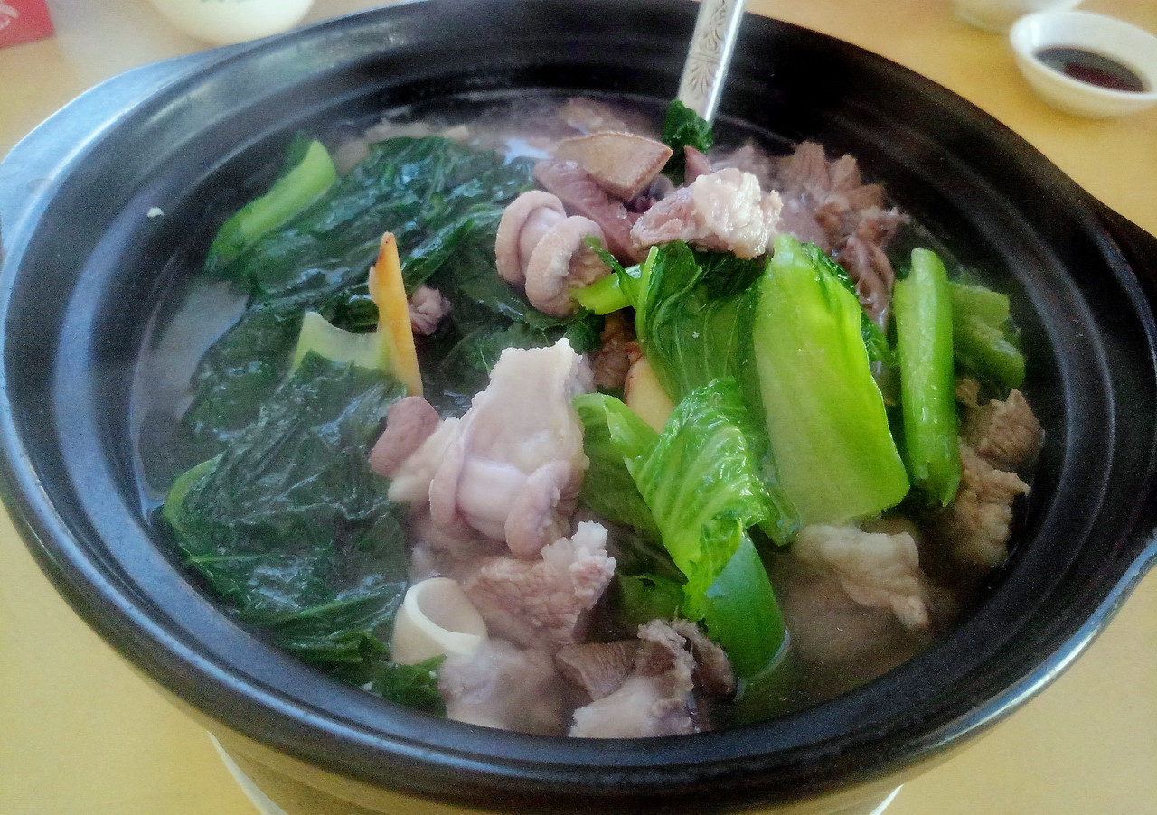 湛江路边山姜头猪杂汤,做法简单,唯独要保证土猪和新鲜两点