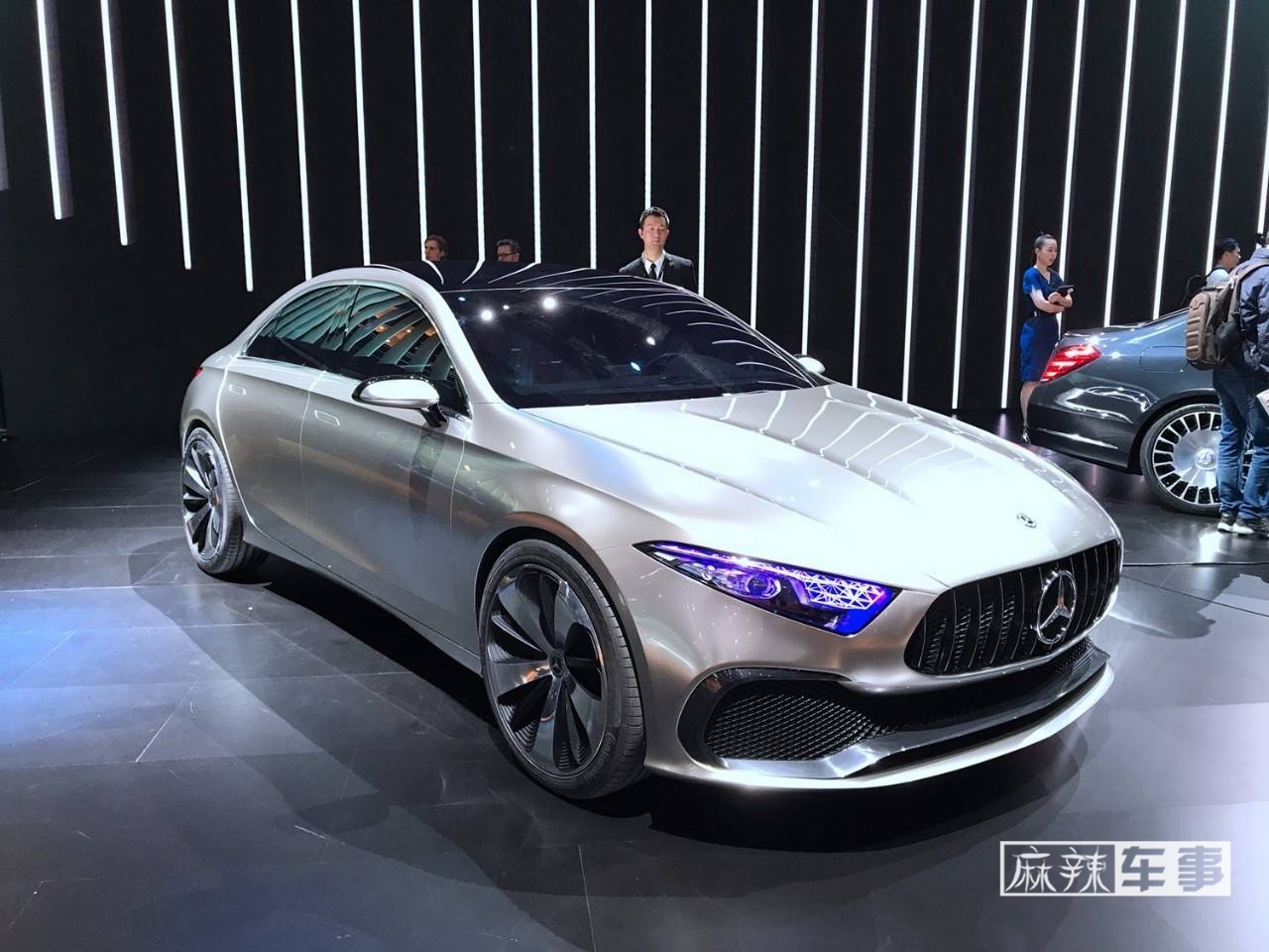 奔驰a级新增三厢版,采用全新的mfa前驱平台打造