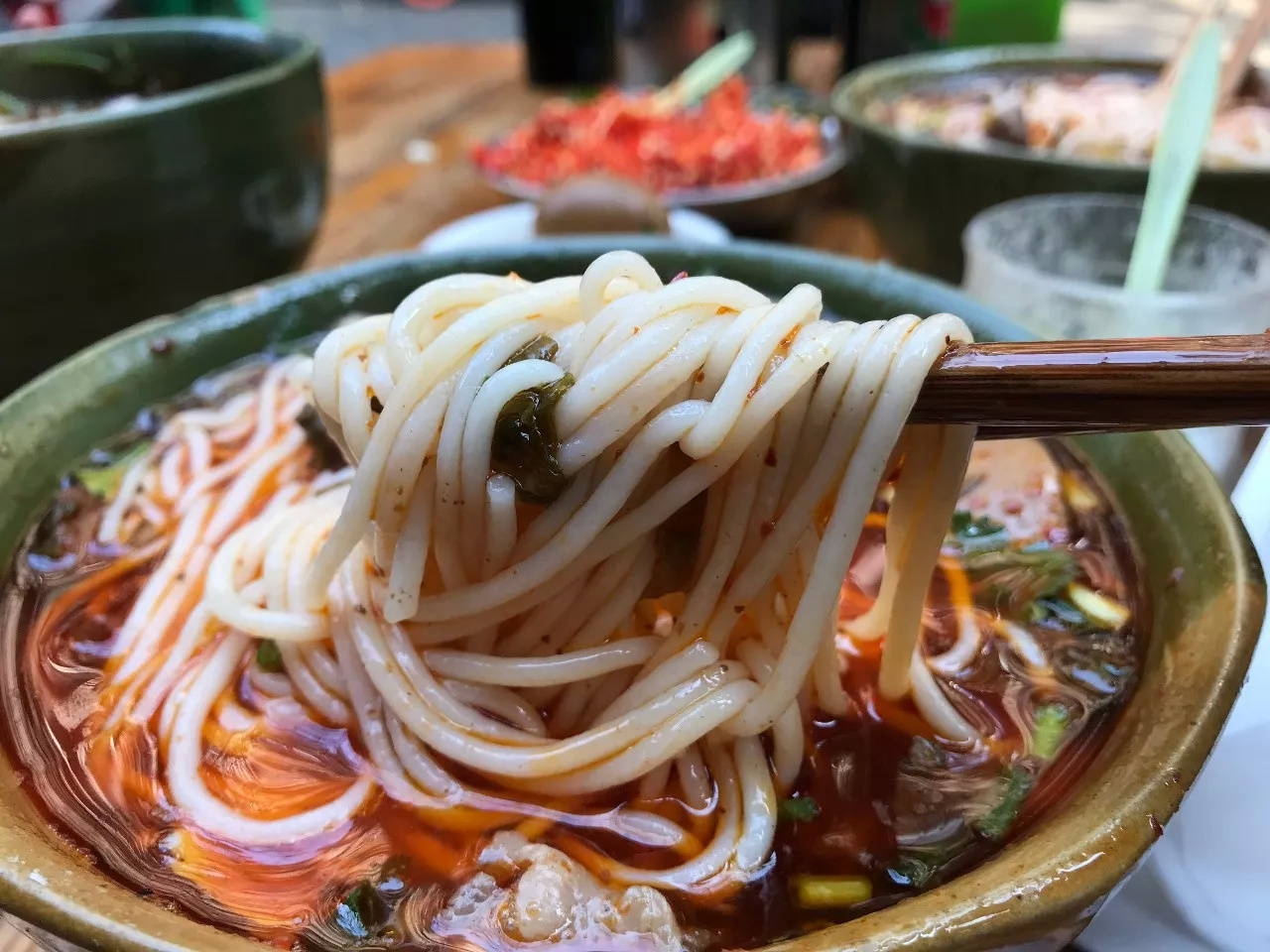 老板上酸菜,小米辣,我要suo粉!