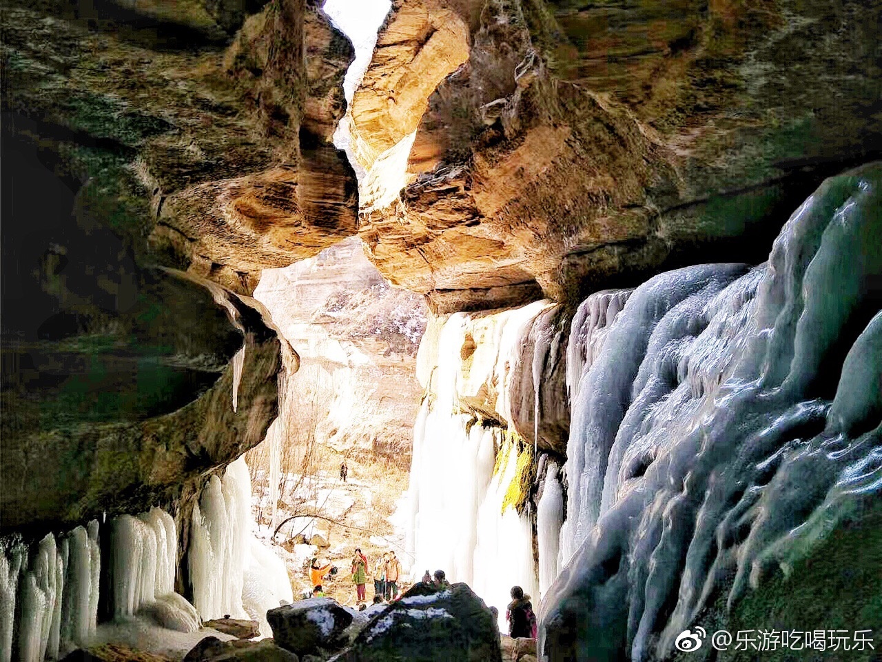 弯镰沟冰瀑群位于甘肃肖金镇马头坡村|冰瀑|甘肃|马头|旅游|秦岭_新浪新闻