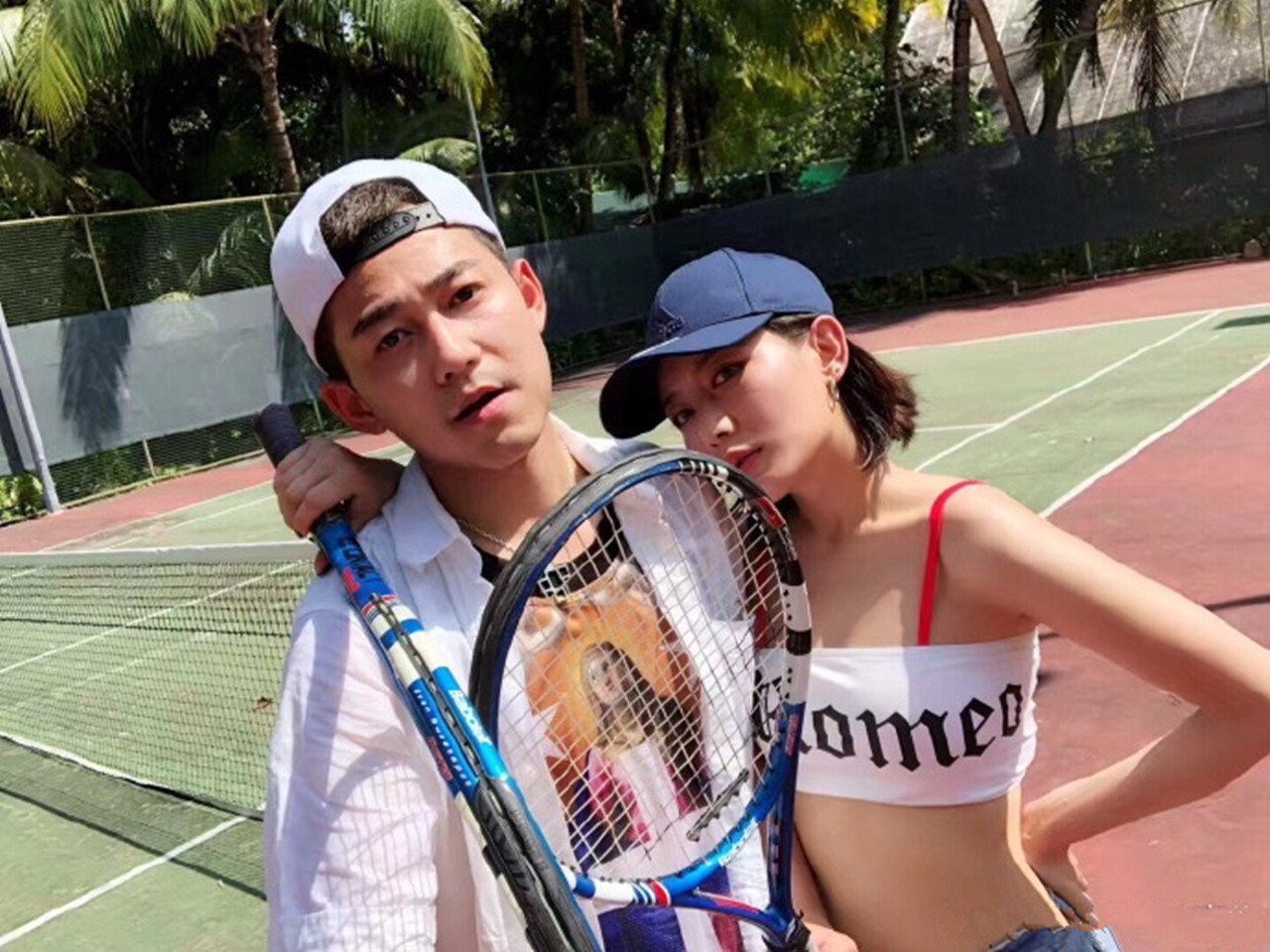 苏醒与女友超甜蜜亲密照曝光 陪你睡觉环游世界