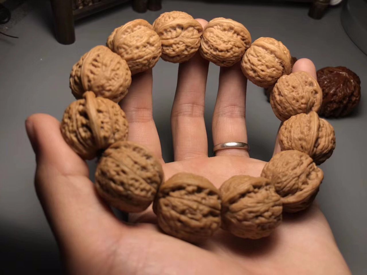 文玩小核桃手串反油怎么办