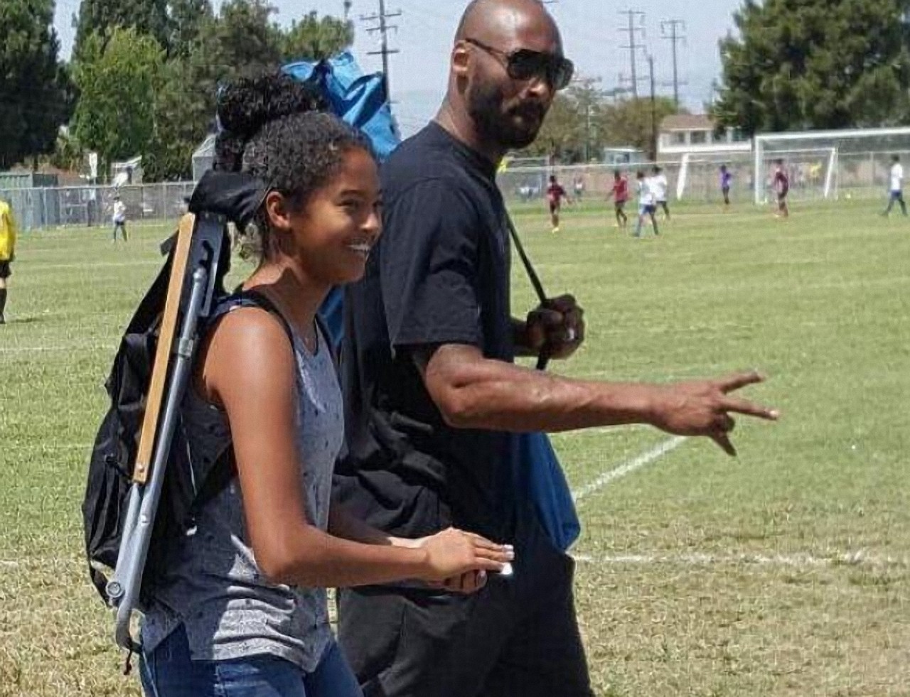 二女儿和科比长得最像三女儿长得也太白了,网友调侃:没墨水了吗?