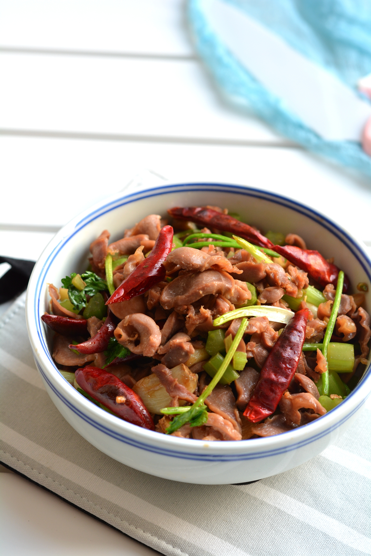 爆炒鸡杂数它最好吃,脆嫩嫩的2分钟出锅,每次一大碗都吃不够!