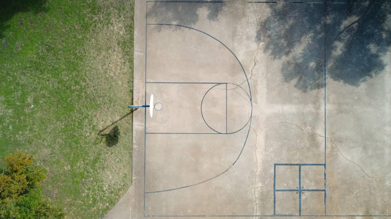 是谁来自山川湖海,却囿于篮球与爱|球场|篮球场|场地_新浪新闻