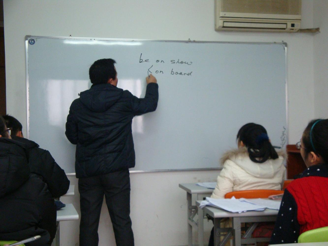 国家规定老师禁办补习班,作为家长你会举报孩子老师办补习班吗?