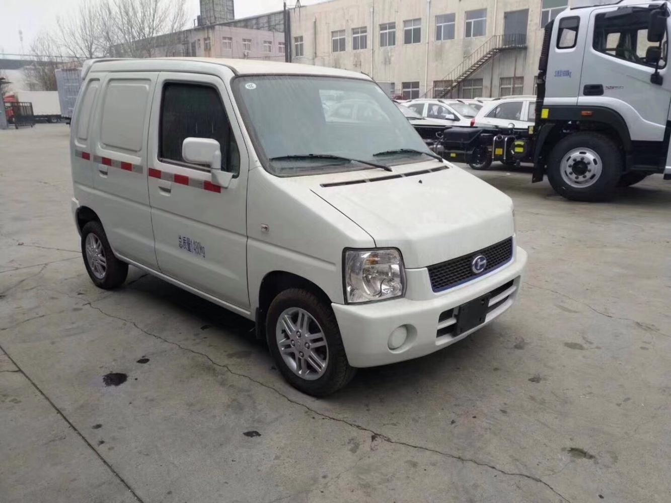 偶遇大批铃木库存车, 工作人员: 实在卖不动了, 统统2万处理