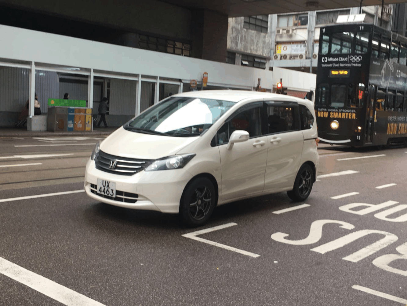 香港经济那么发达, 为什么当地人都会买廉价日
