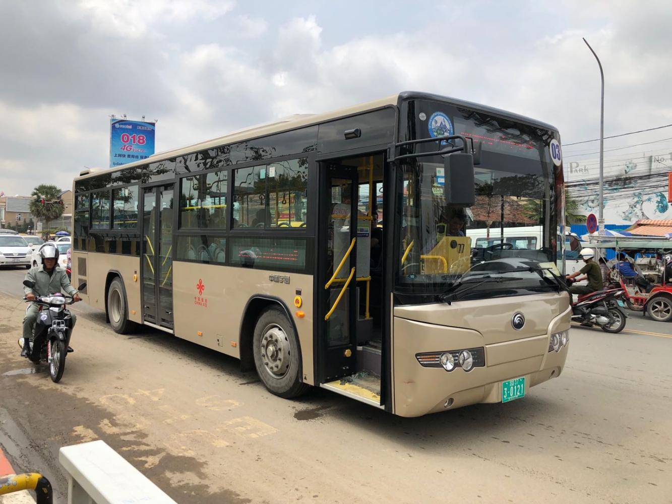 这个国家只有首都才有公交车,而且还大部分都是中国援助的