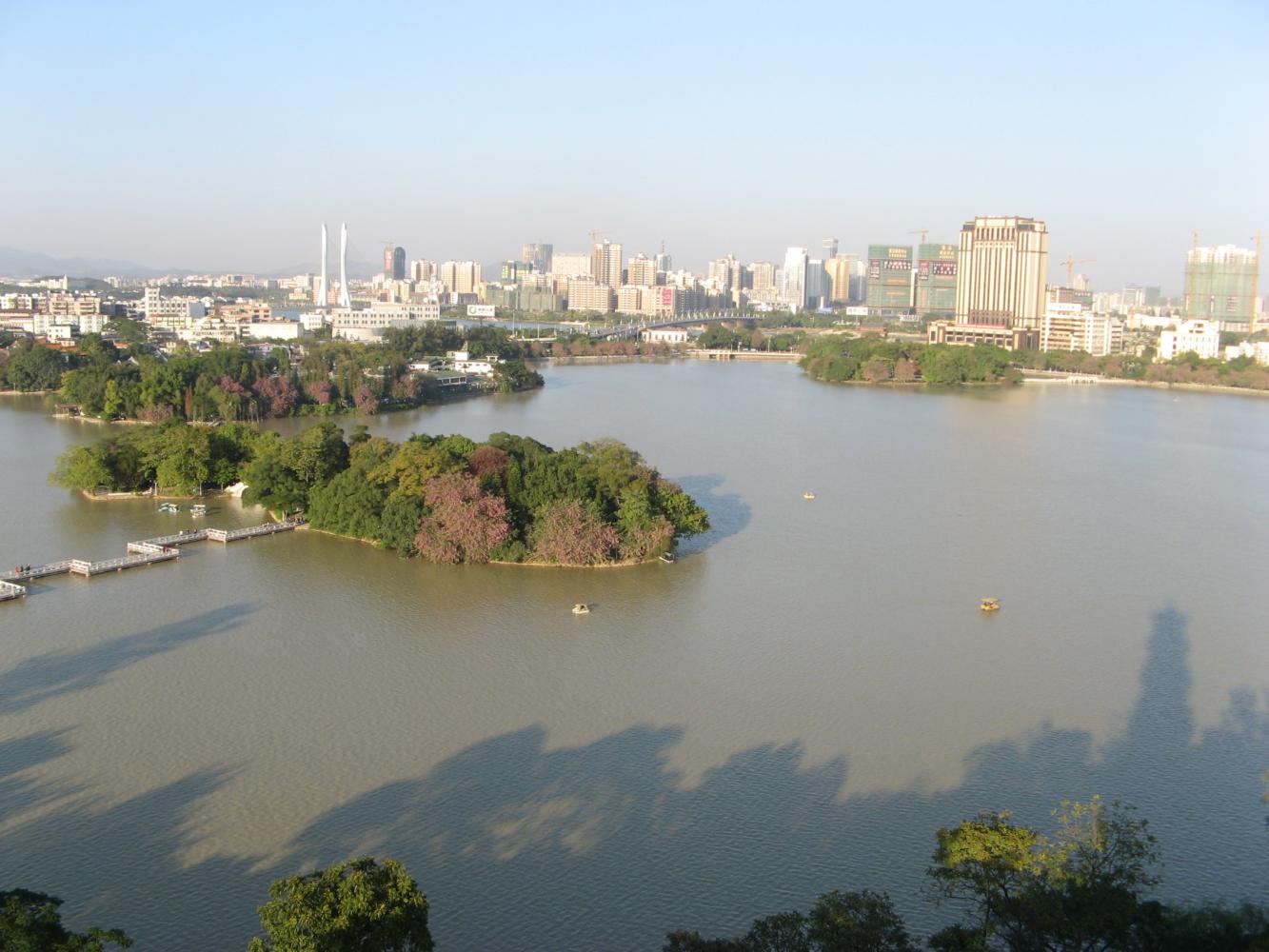 惠州西湖也有一座孤山, 是观赏西湖的最佳景点
