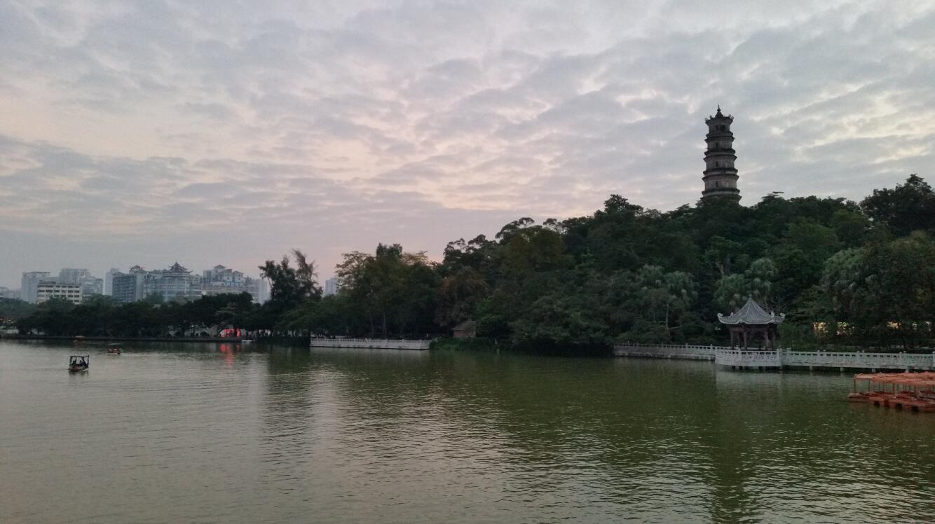 惠州西湖也有一座孤山, 是观赏西湖的最佳景点