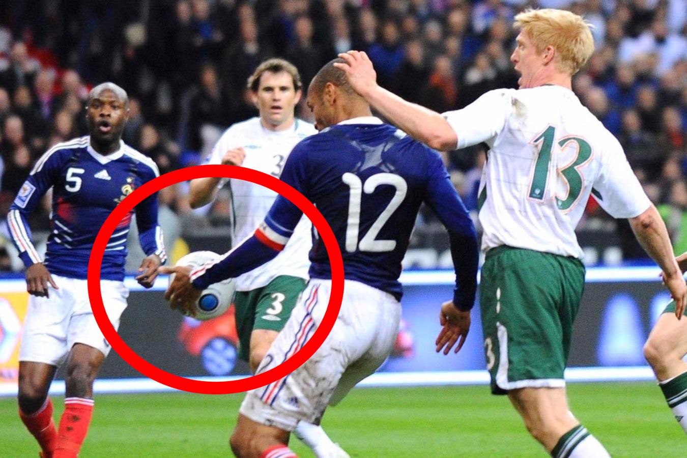 足球的确是高危运动,随时都有被爆头的危险