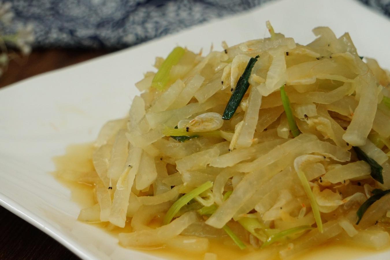 大厨教你做虾米炒萝卜丝,鲜香可口,营养丰富