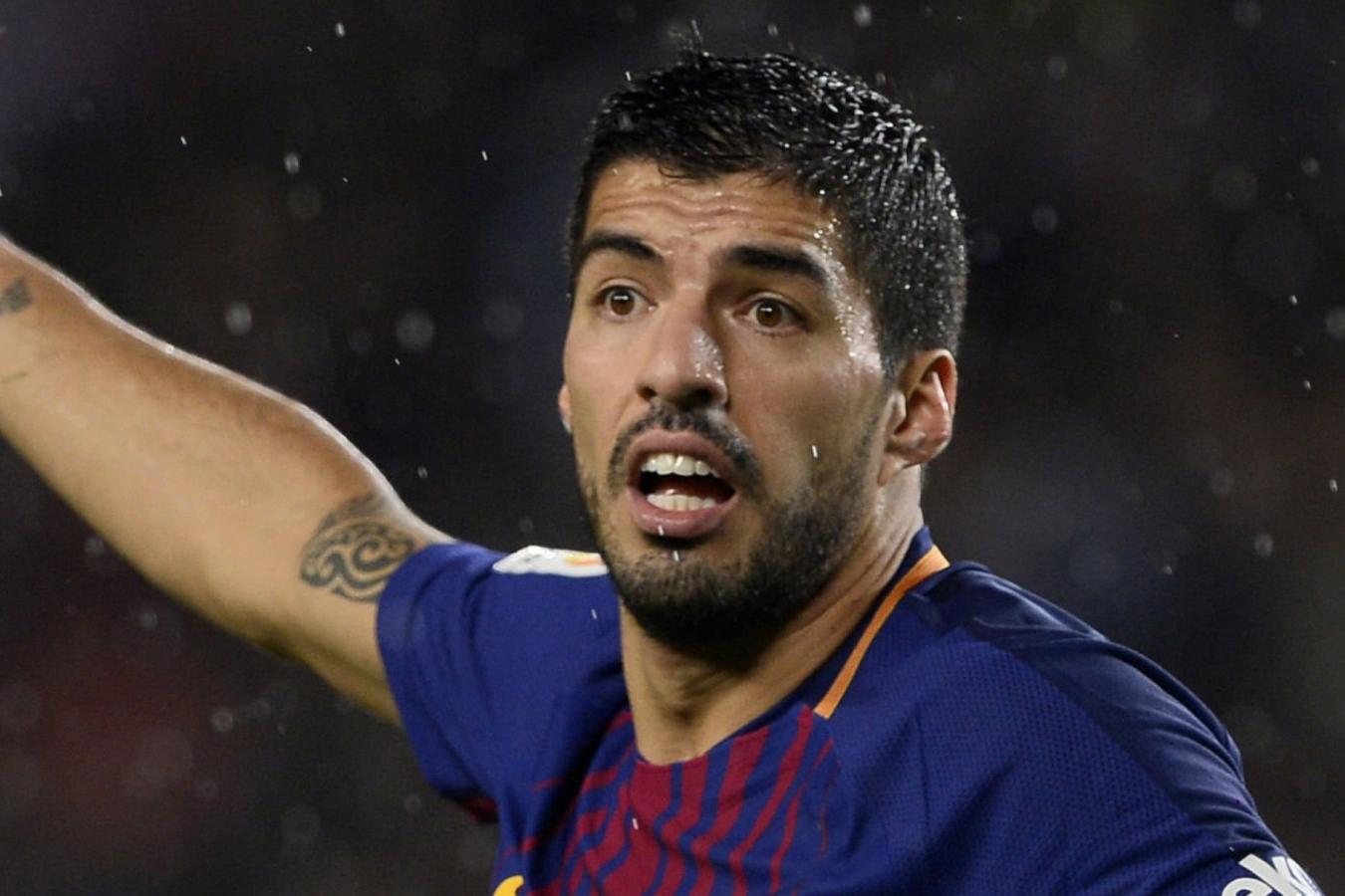 苏亚雷斯堪称中锋教科书,特喜欢这个爱咬人的龅牙苏