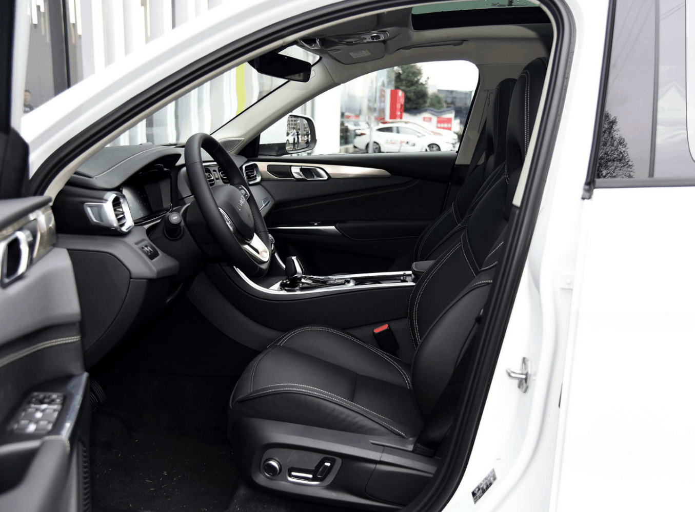 11月28日上市! 细细品味吉利领克01, 长城迎接挑战!