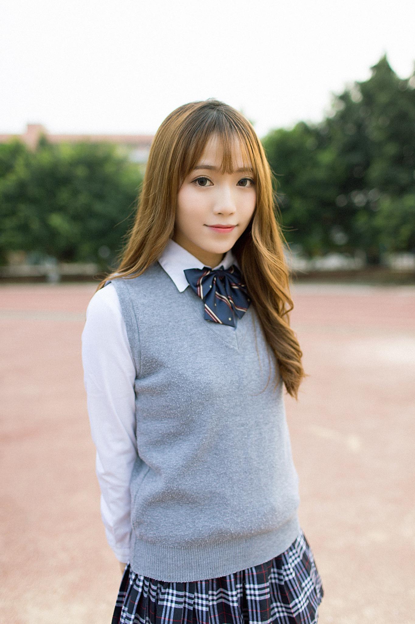 清纯校花校园制服诱惑性感迷人