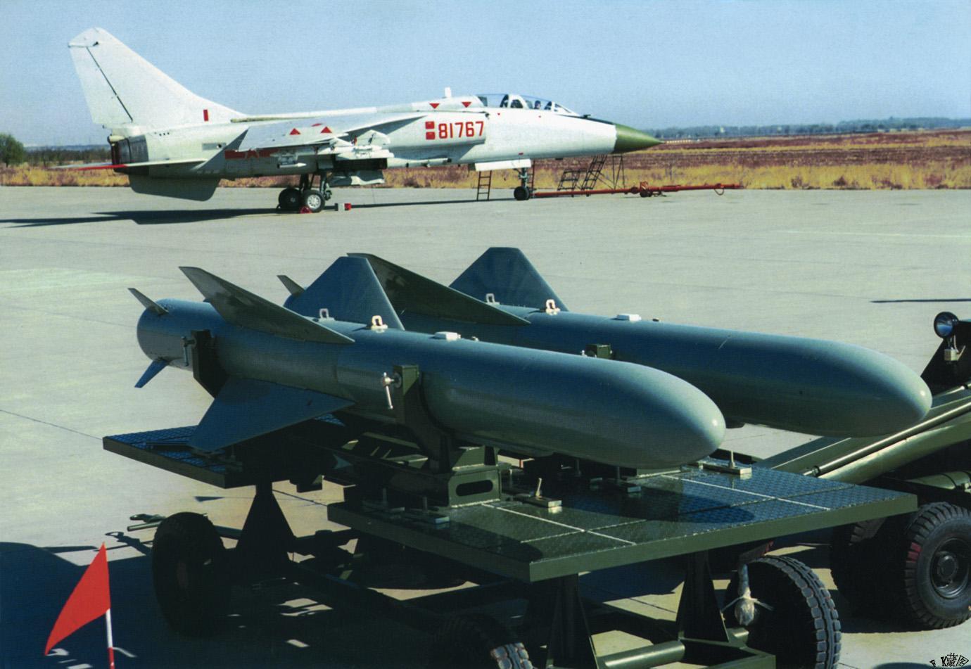 歼轰7的1600次试飞:首飞带回3块"表",惊到所有人|发动机|首飞|歼轰-7