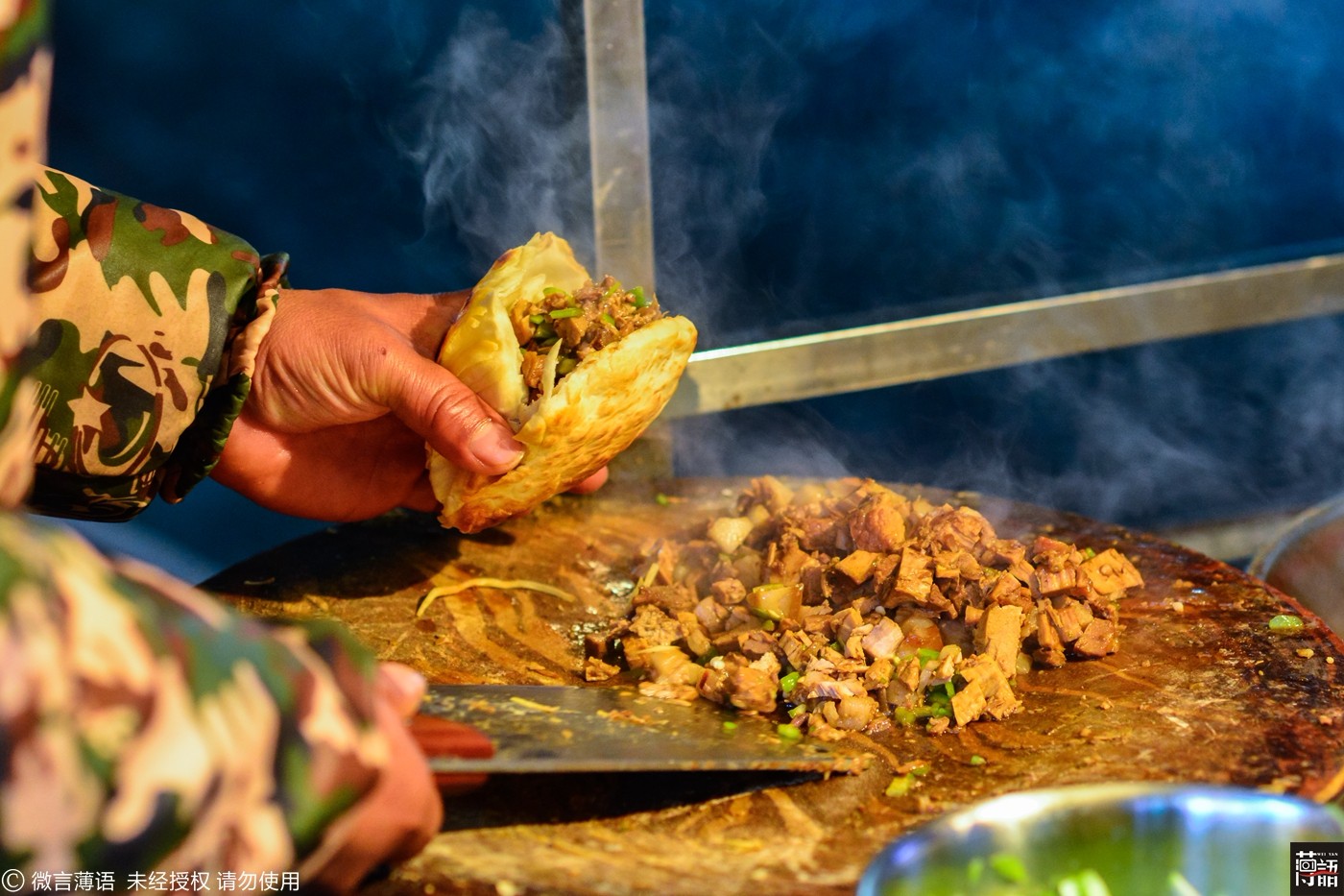 男子摆摊卖肉夹馍20年花百万买房要二胎