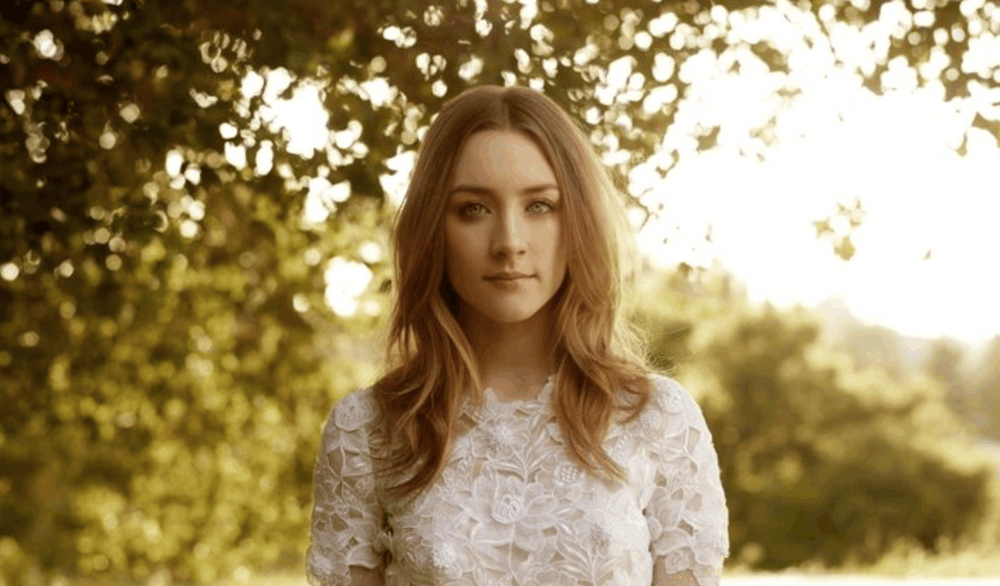 西尔莎罗南-----西尔莎也是星二代,她爸爸保罗和布拉德皮特,一起