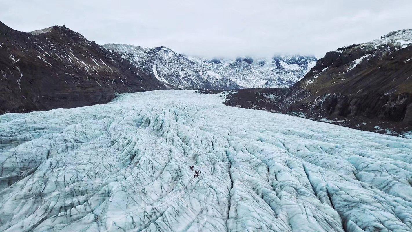 冰岛,瓦特纳冰川不管它有多美一定不要独行,需要组团前往会更安全