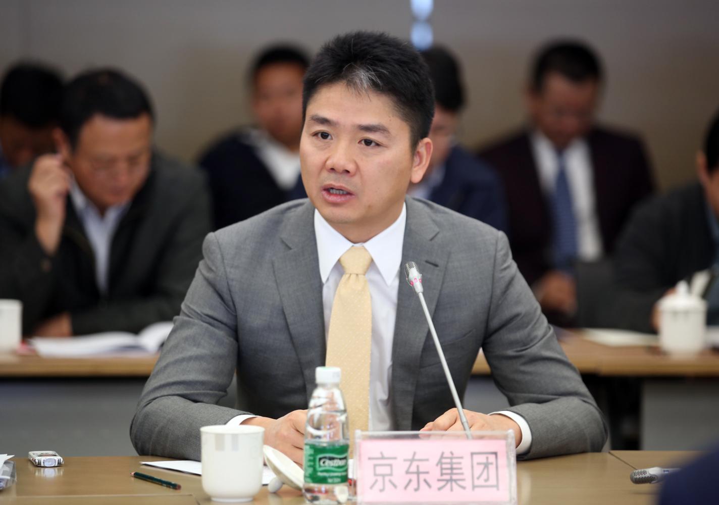 刘强东谈创业, 称只要把握住移动互联网 的趋势, 成功不是梦!