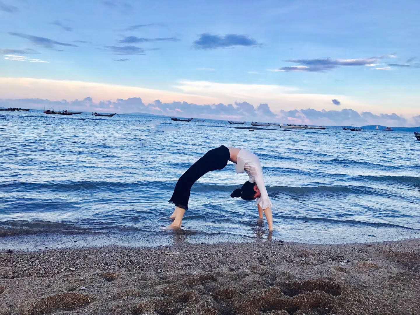 从日出到月落在星辰大海的瑜伽路上唤醒你的内心潜能