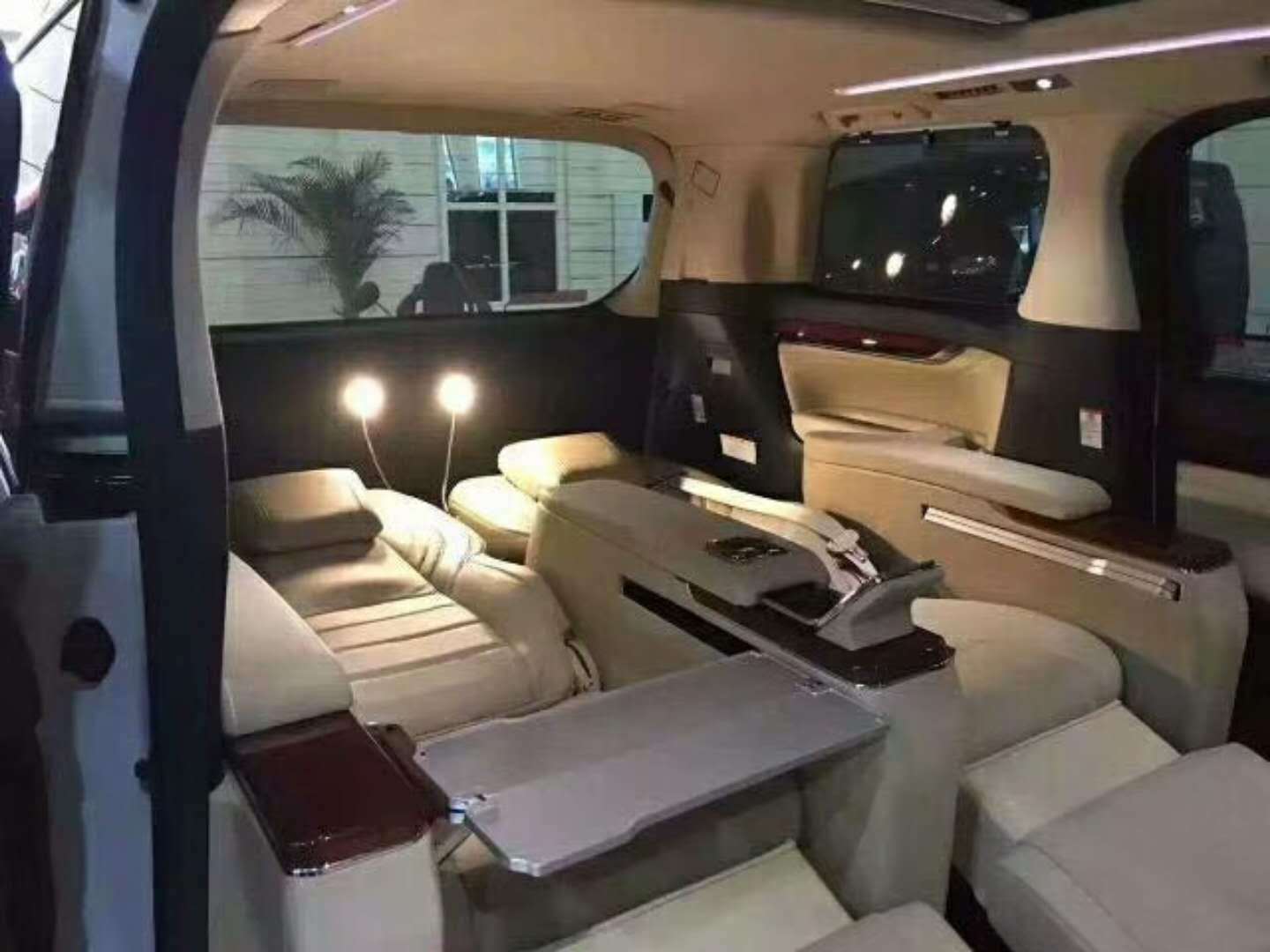 刘德华:为了行侠仗义,卖掉千万豪车坐百万的埃尔法