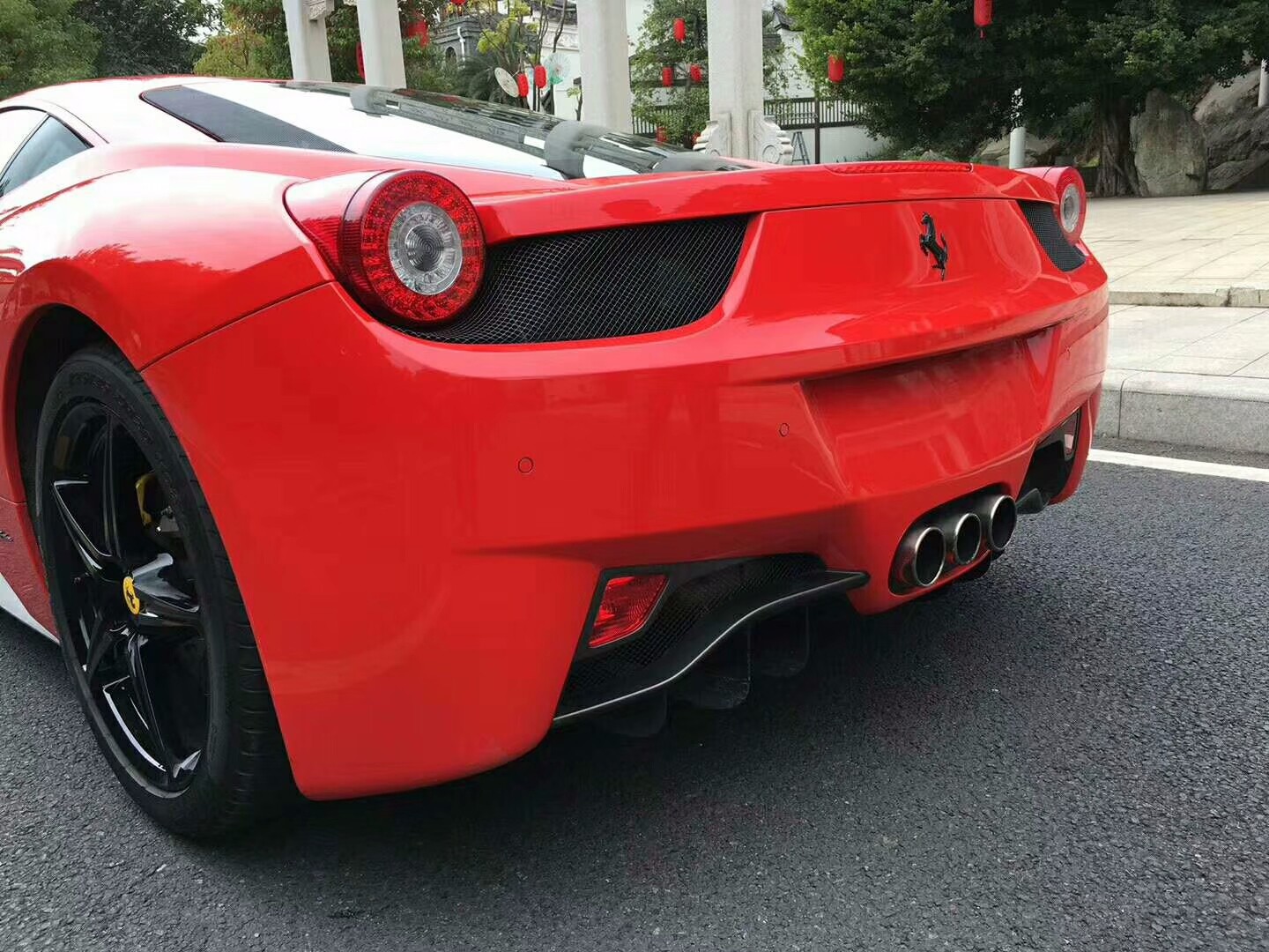 12年2月的法拉利458满配