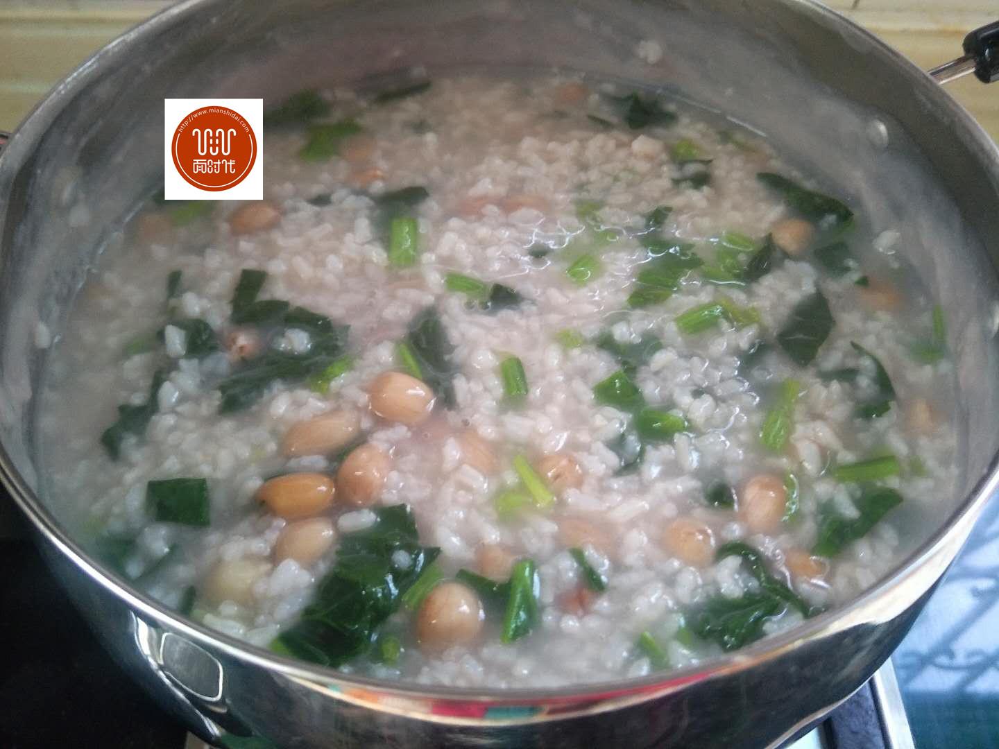 5块钱煮了一锅粥,孩子吃了明目猛长个,女人吃了补血抗衰老!