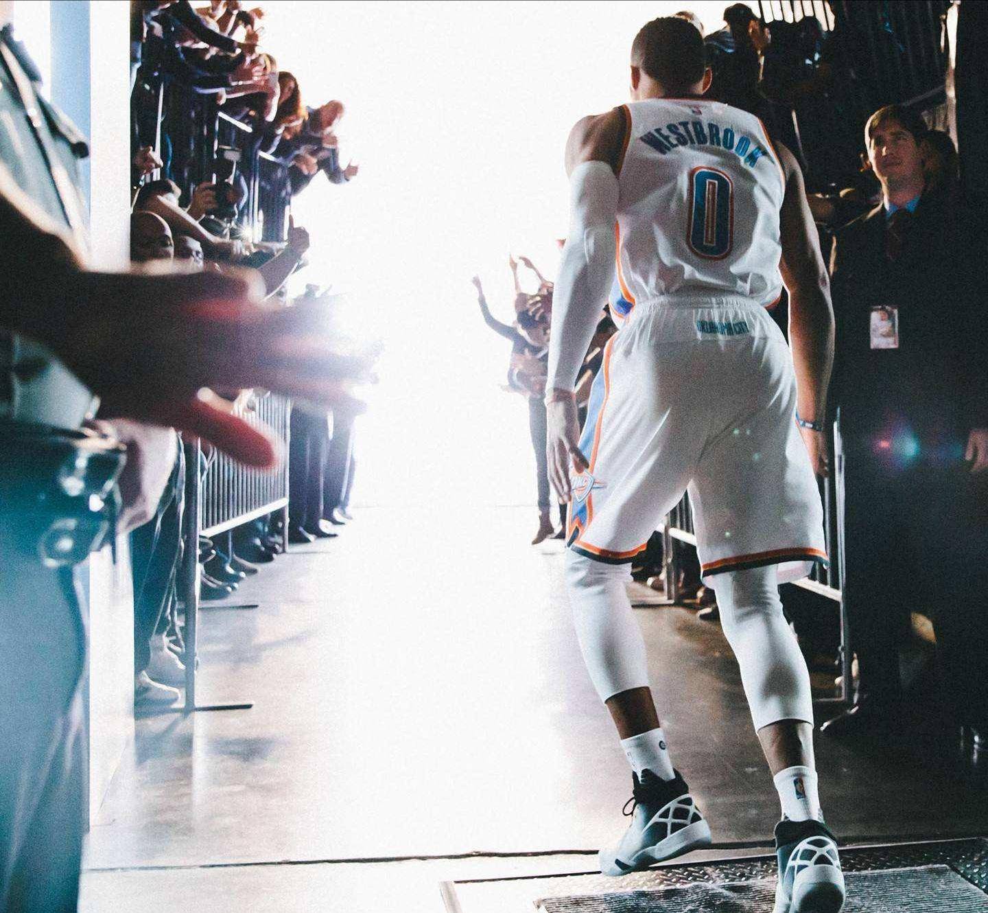 没有亚当斯威少打球更合理了原来他才是真的懂球帝