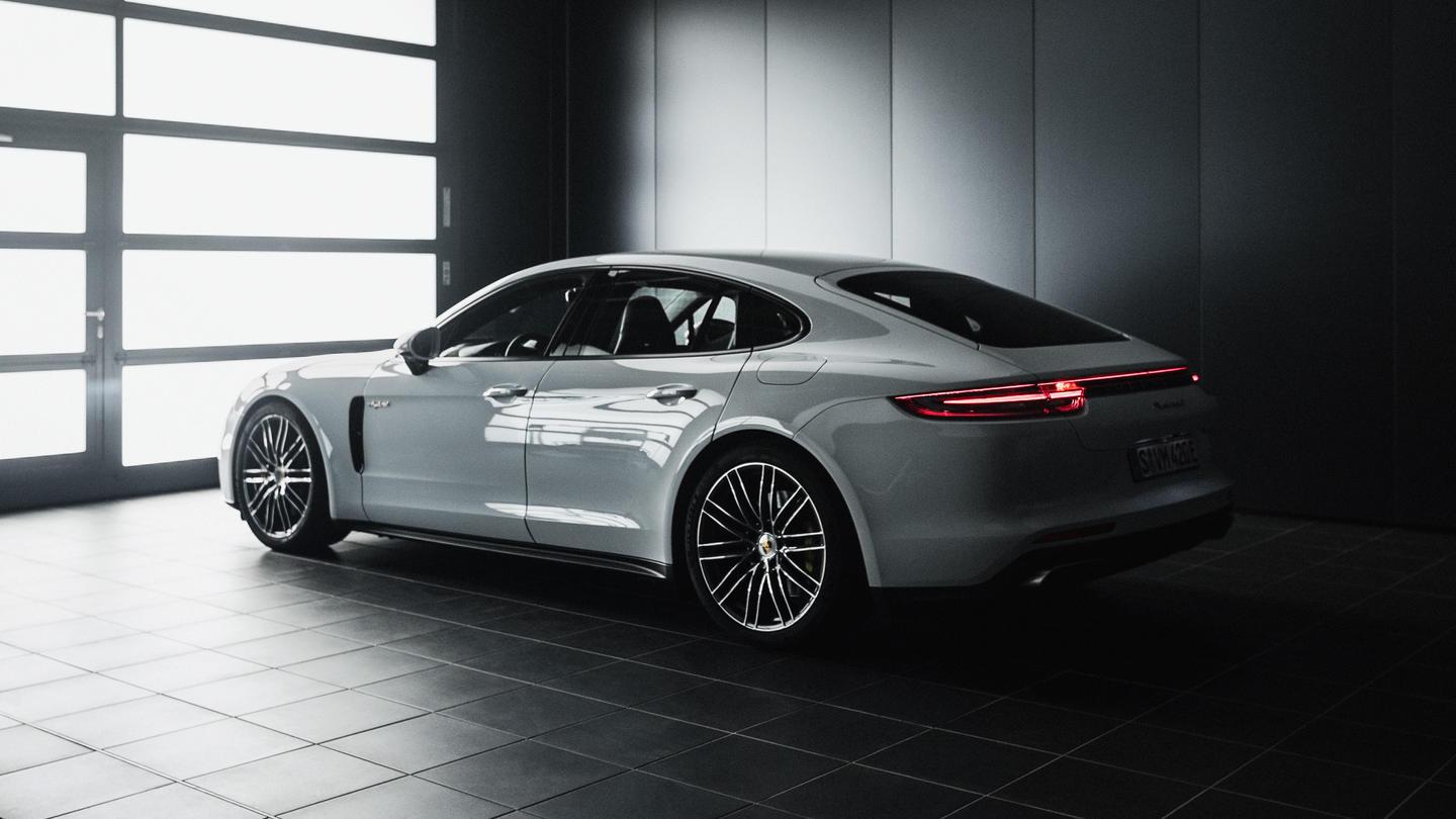 保时捷新款panamera上市 起售价262.80万元