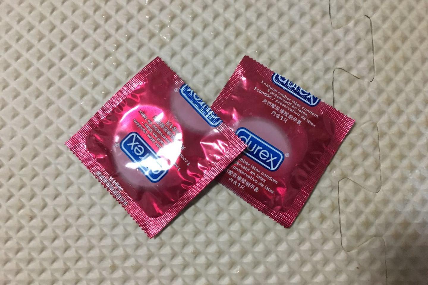 使用过的避孕套男孩图片