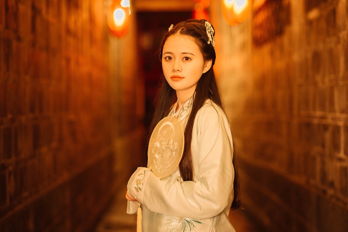 画船明月人归后,渐消残酒,独自凭阑久,古风汉服原创诗词