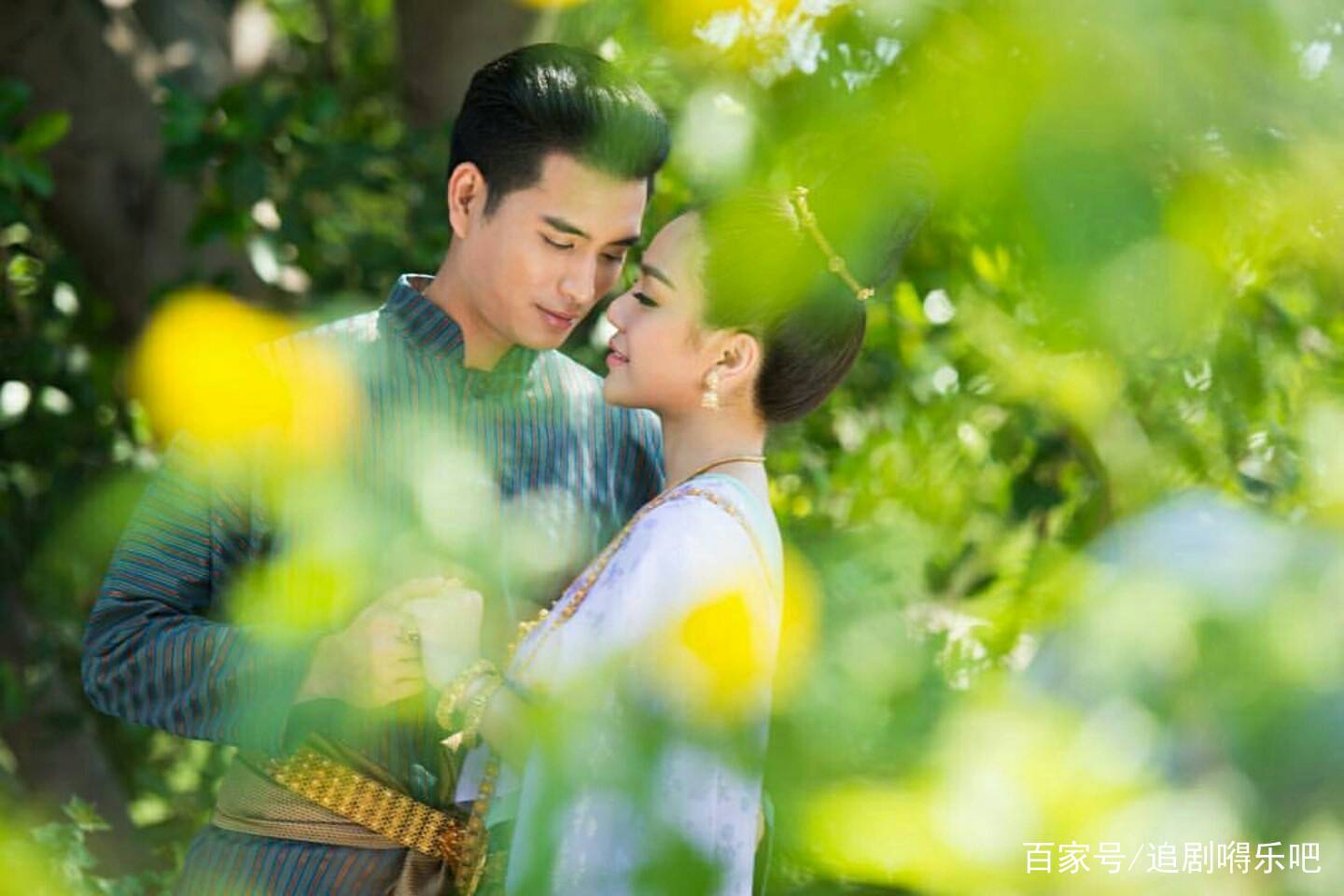 泰剧《新天生一对》,穿越新梗:女主穿越成坏女配最终逆袭成功!