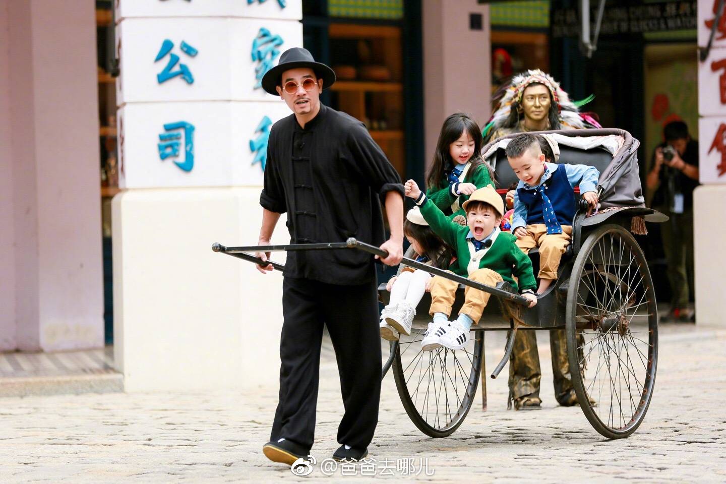 《爸爸去哪儿5》贺岁篇:奶爸萌娃又重聚,嗯哼却被吓懵大哭