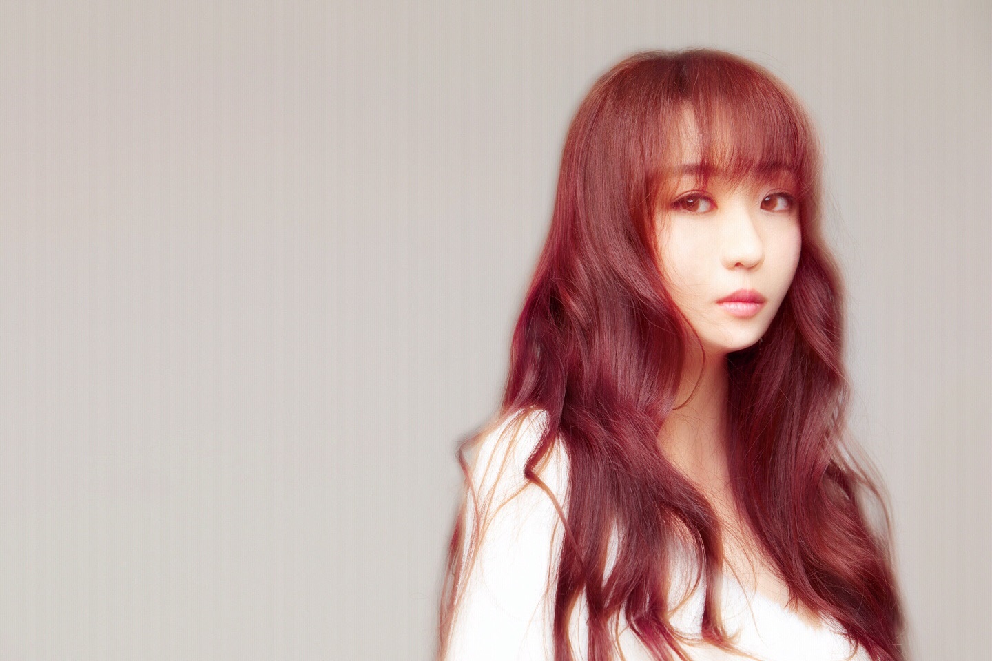 《那年》《那年初夏》《不可名状的忧伤》还有几首翻唱,可以说任然陪